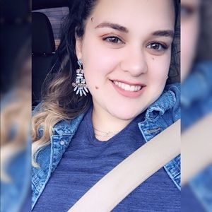 Meet your Posher, Cassandra